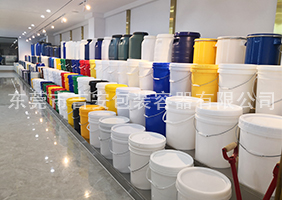 免费看日本小骚逼吉安容器一楼涂料桶、机油桶展区